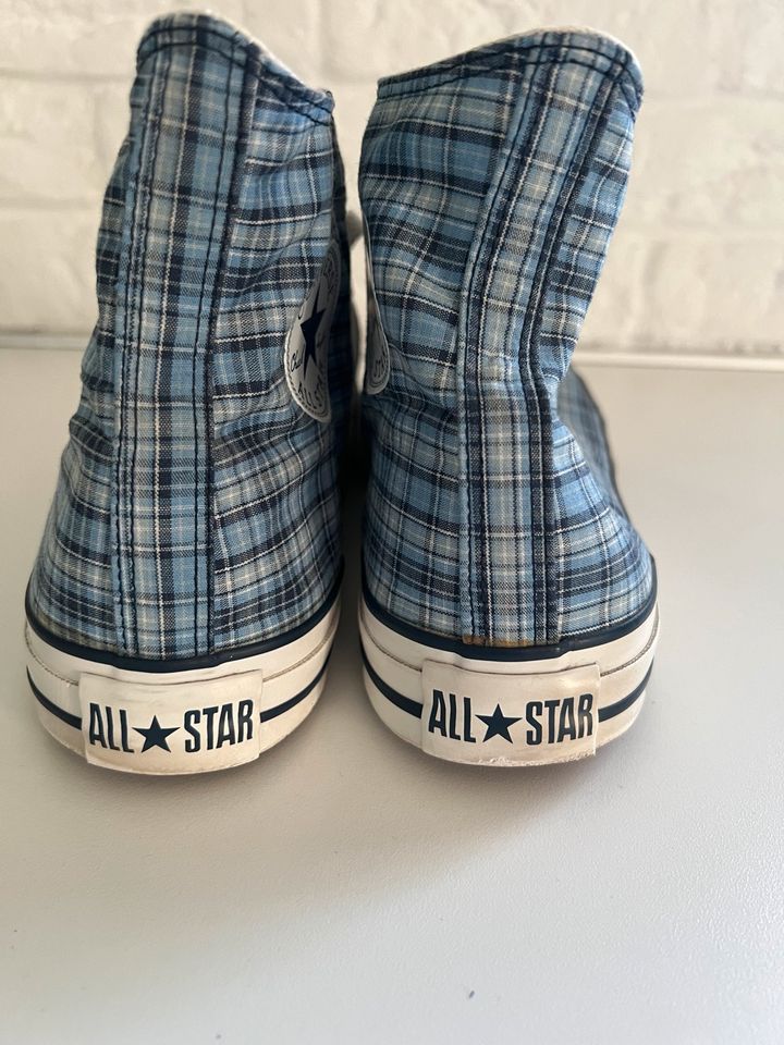 Converse All Star seltene blau karierte Version in Größe 45 in Frei-Laubersheim