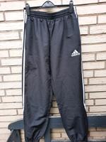 Herren sporthose von adidas gr 5 /48  in schwarz Nordrhein-Westfalen - Langenfeld Vorschau
