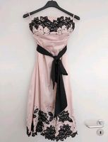 Schulterfreies rosa Kleid mit schwarzer Stickerei und Perlen Bayern - Merching Vorschau