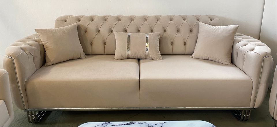 Chesterfield Sofa 3+3+1+1 in Darmstadt