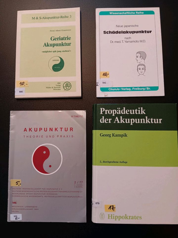 34 Akupunkturbücher TCM etc. in Herxheim am Berg