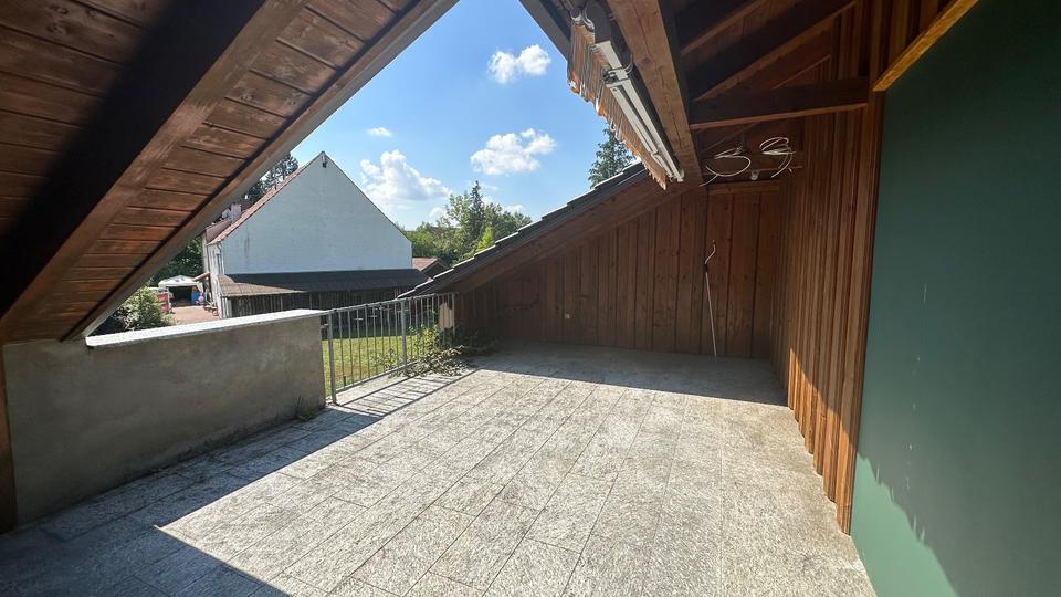 DG Wohnung, 3 Zimmer, mit Traum Dachterrasse, frisch renoviert in Oberndorf am Lech