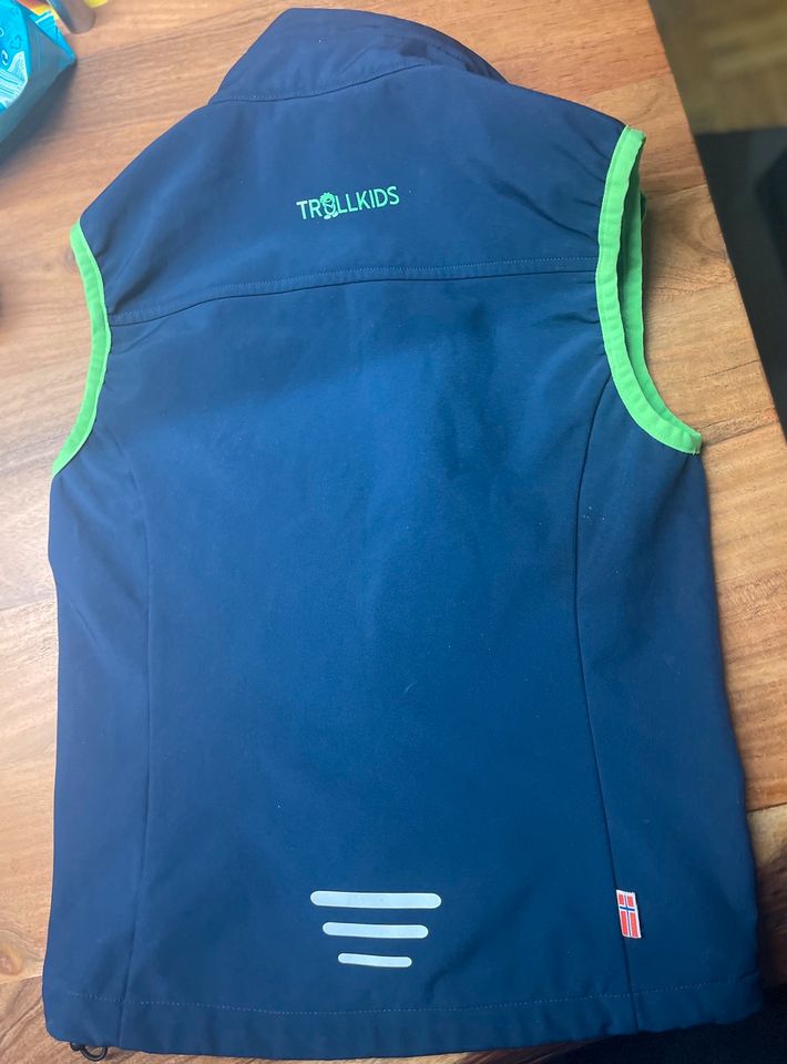 Trollkids Softshell Weste 128  - Jako o robust Zecken Hose 134 in Gechingen