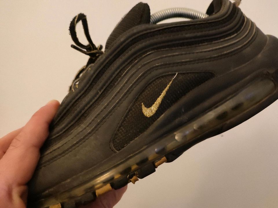 Nike Air Max 97 Black Gold Reflective US11 EU45 gebraucht in München -  Allach-Untermenzing | eBay Kleinanzeigen ist jetzt Kleinanzeigen