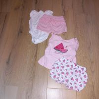 2 Sets Größe 68 Body, T-Shirt und kurze Hosen Bayern - Warmensteinach Vorschau