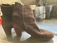 Gefütterte Wildleder-Boots – Gr. 39 – Vero Cuoio - fast neu Hessen - Limburg Vorschau