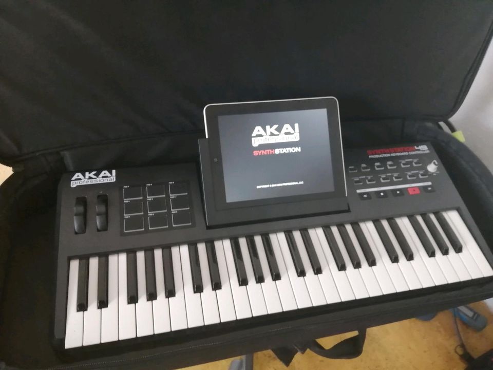 Keyboard controller Akai professional Synthstation 49 mit iPad in Berlin