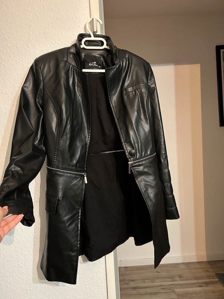 Neuer Leder Mantel Größe XS adL Designer Marke schwarz Lederjacke in Wülfrath