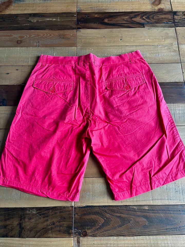 H&M Shorts Stoffhose rot chino style lachs einfarbig Gr. M in Leipzig