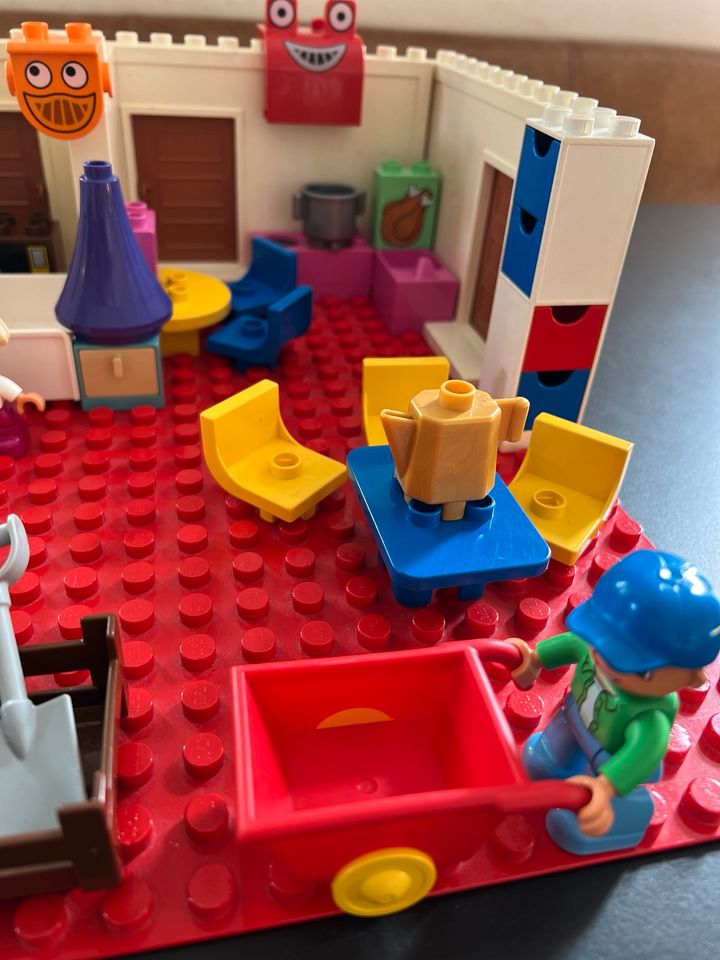 Lego Duplo Haus, Auto, Familie, Spielplatz, Küche, Schlafzimmer, in Darmstadt