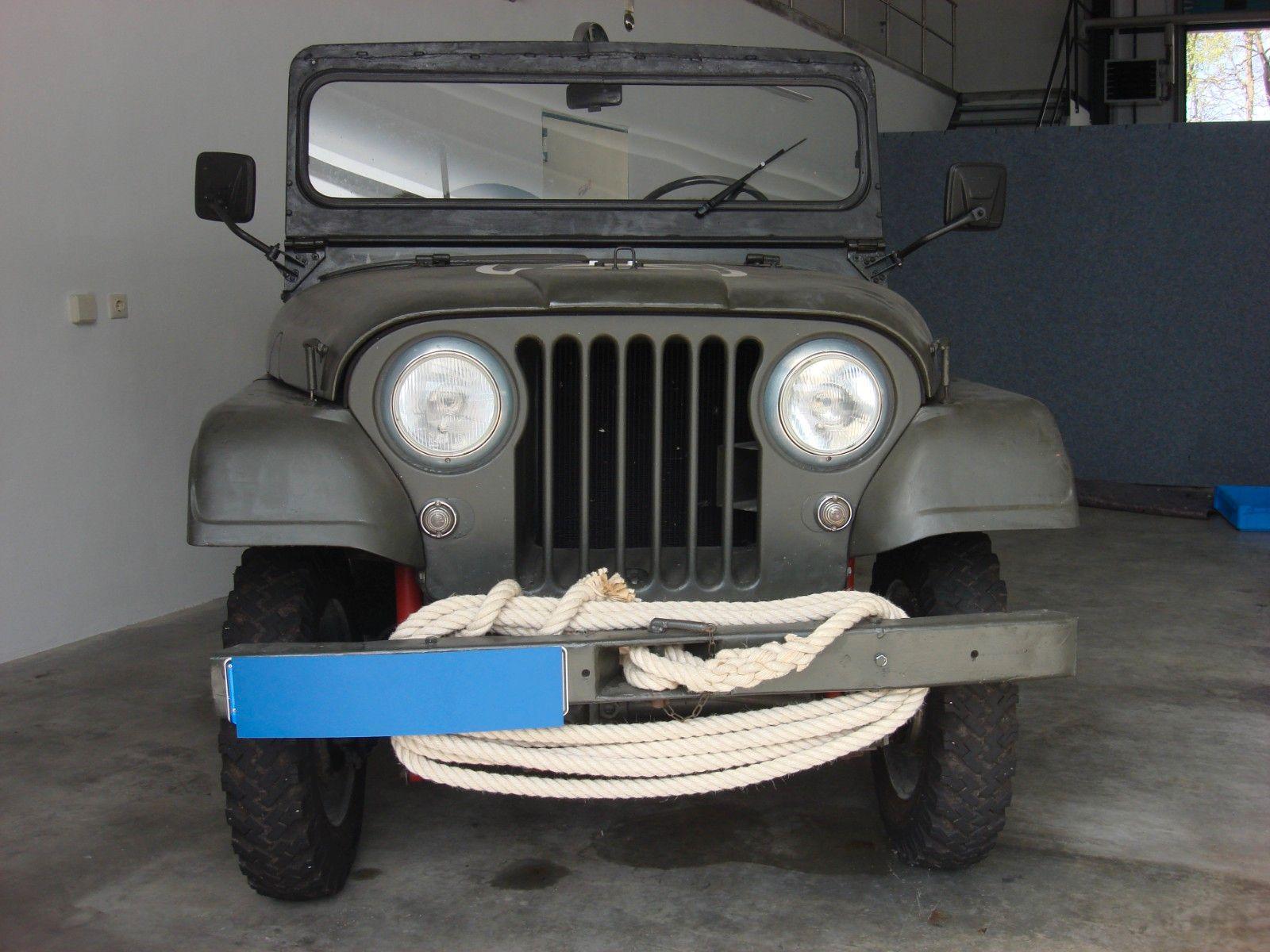Abbildung des Autos Jeep Willys mit H-Kennze…