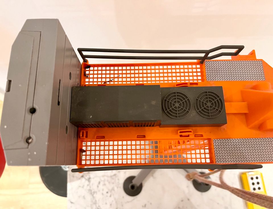 Playmobil Kran orange elektrisch mit Fernbedienung in Edemissen