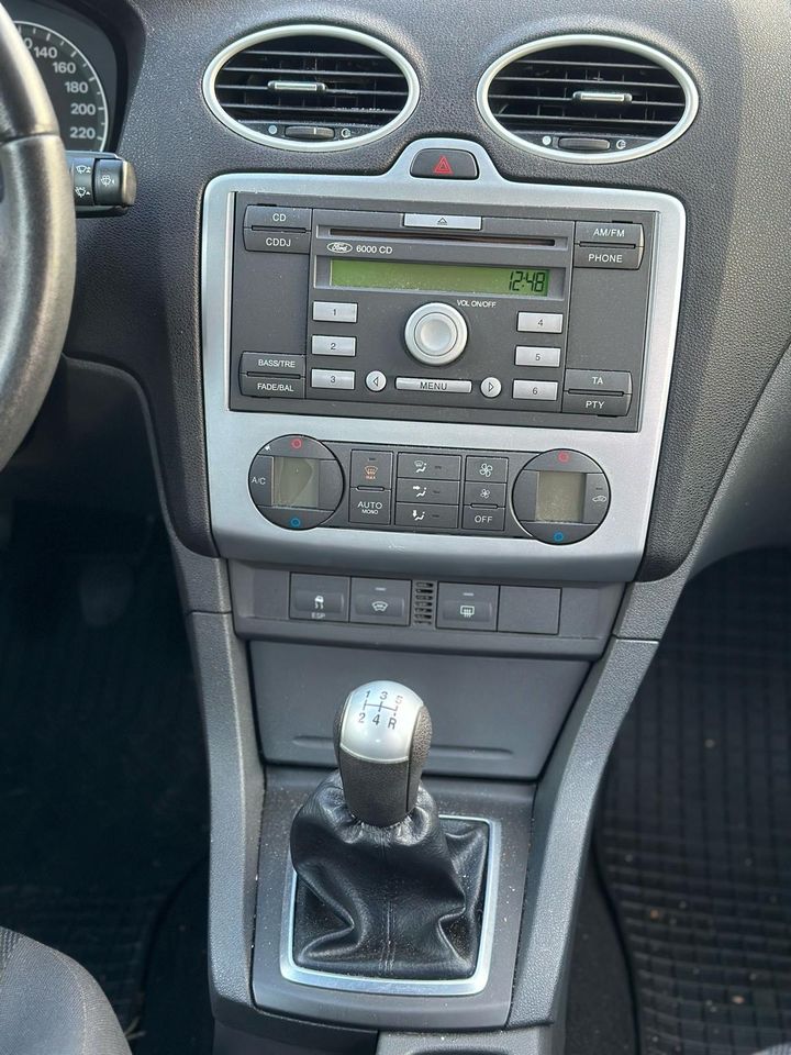 Ford Focus 1.6 Benzin Limousine 5Türer Klimaautomatik 2 Hand TÜV in Bönen