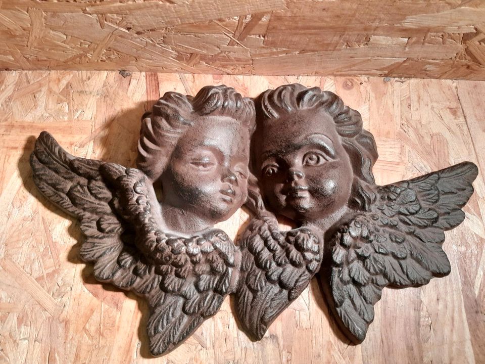 Relief Bild " Engel " aus Gusseisen. in Schwedeneck