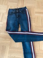 Blaue Jeans mit Zierstreifen Dresden - Blasewitz Vorschau
