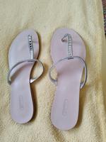 Sandalen/Zehentrenner Gr. 39, silber von Esprit Baden-Württemberg - Baden-Baden Vorschau