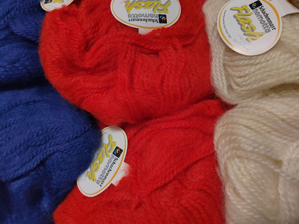 Mohairwolle rot blau sehr weiche Strickwolle Häkelgarn Strickgarn in Berlin