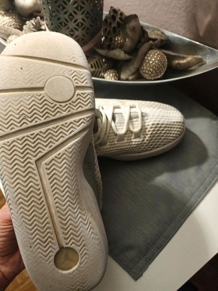 Nike Jordan weiss original in Neu-Isenburg