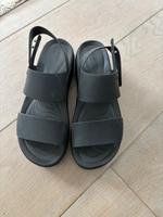 Crocs Sandalen W8 Nordrhein-Westfalen - Solingen Vorschau
