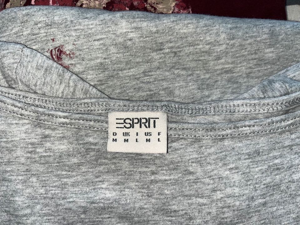 Esprit T-Shirts Größe M mit schönem Print in Köln