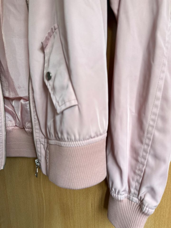 Blouson Jacke Gr S rosa Gr S 34 36 wie neu Frühling in Recke