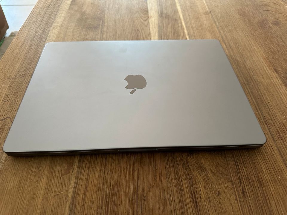 Apple MacBook Pro 16 M1 Pro in Marl