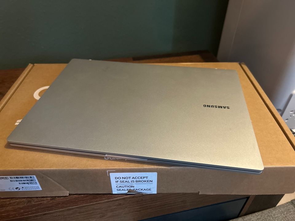 Galaxy Book Go in Albstadt