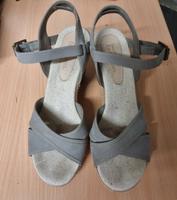 Timberland Sandalen Gr 41 Grau mit Absatz Nordrhein-Westfalen - Hürth Vorschau