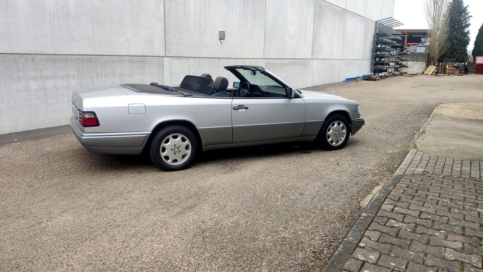 Mercedes-Benz W124 E200 Cabrio in Trier