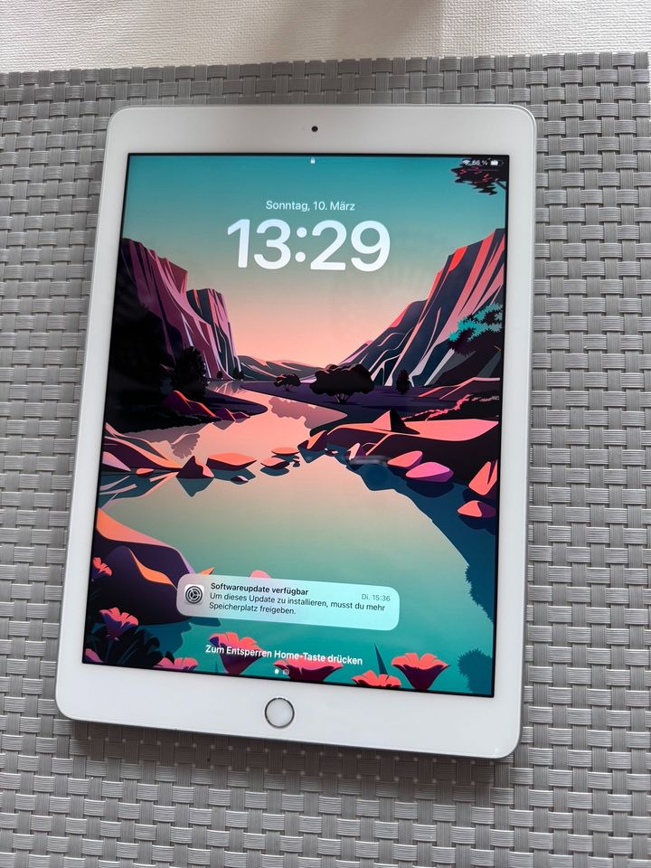 Apple iPad 9,7" Display Wi-Fi 32GB - Silber (6. Gen.) in Dortmund