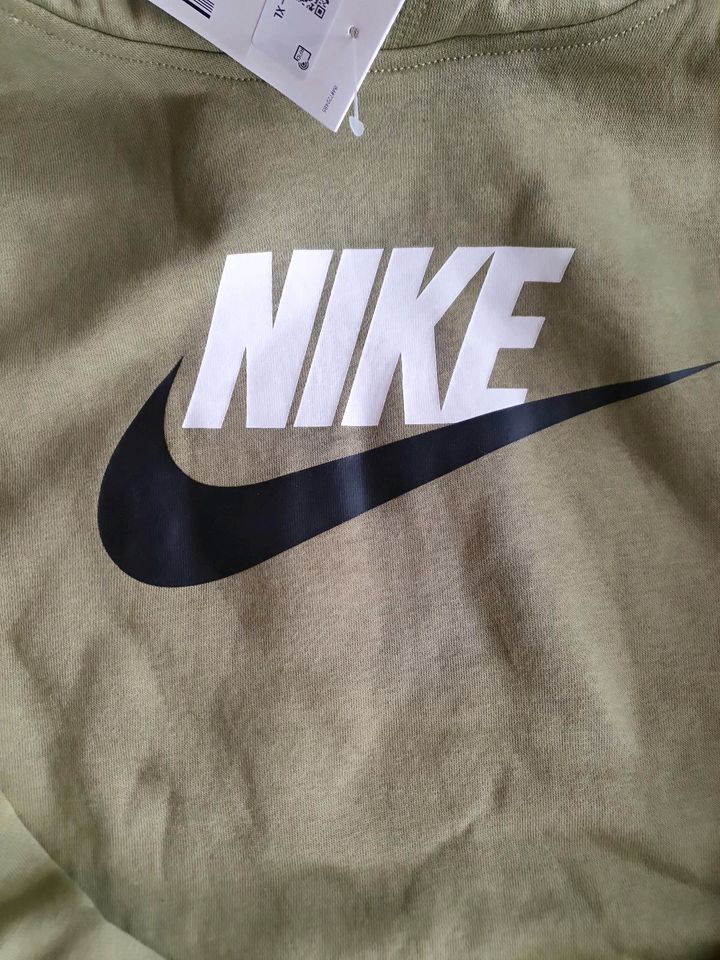 NEU Nike Hoodie 158-170 in Bokensdorf