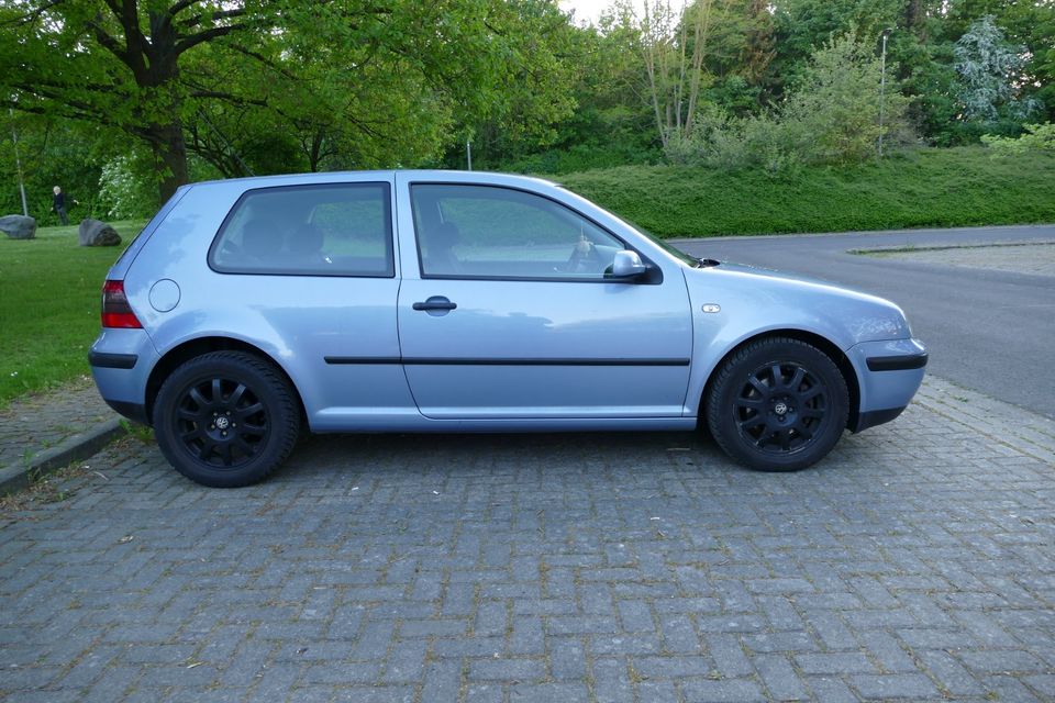 VW Golf 4 TDI 131 PS Special - TÜV bis 06/2024 in Amberg