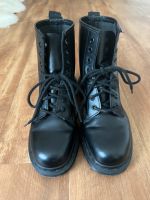 Dr. Martens 1460 Mono Milled Leder Schnürstiefel Schwarz Gr. 39 Brandenburg - Werneuchen Vorschau