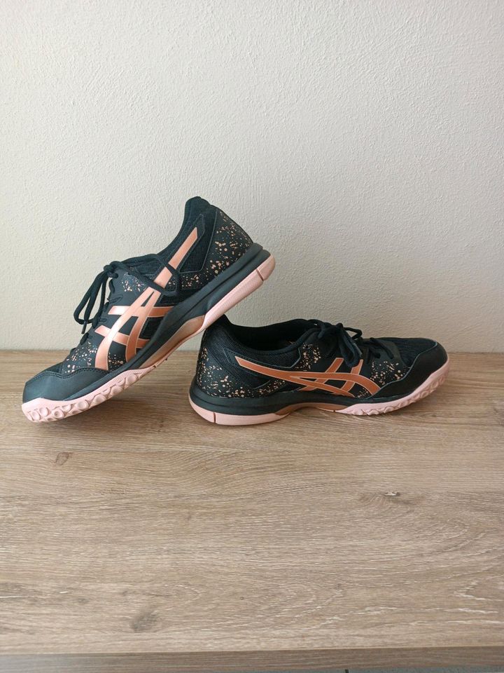 Sportschuhe Asics in Langenberg