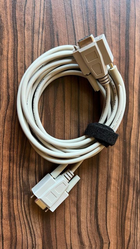 Seriell Kabel Male zu Male 3 Meter mit Aufschrift PIN-Belegung in Bocholt