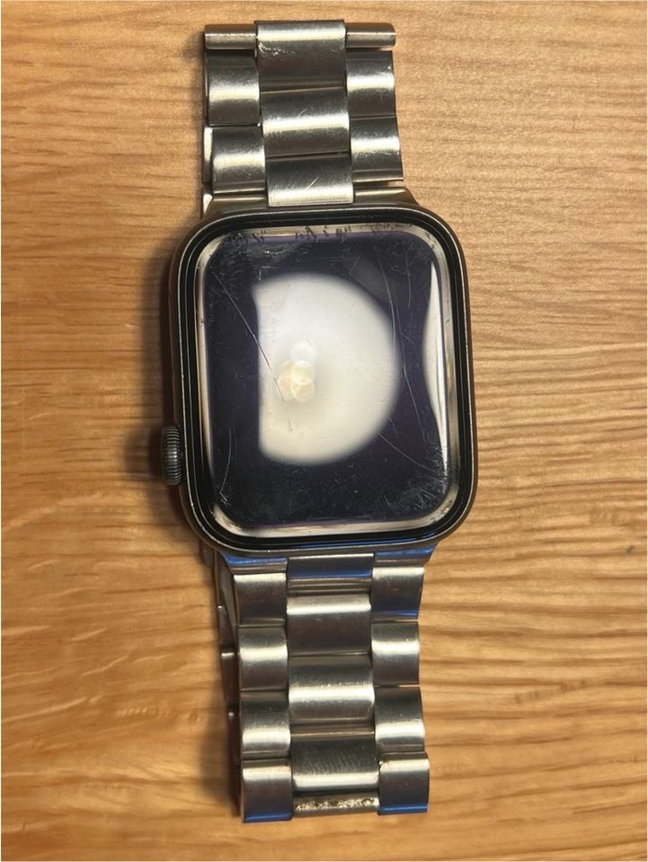 Apple Watch SE 44mm in Mainleus