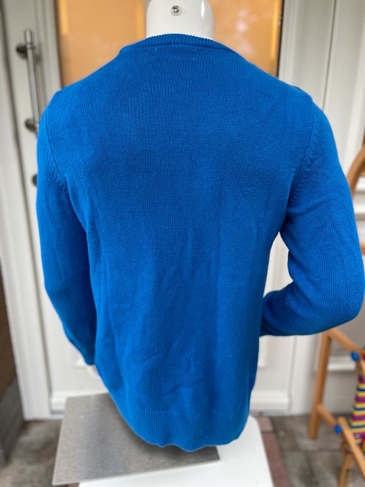 Bershka Strickpullover Gr. M, blau in Schweinfurt