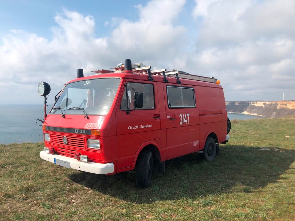 Camping Van Feuerwehr Oldtimer VW LT 35, 44.500km, H-Kennzeichen in Nürnberg (Mittelfr)