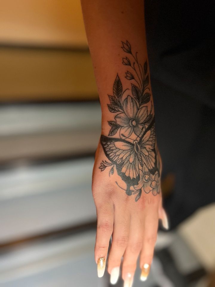 Hand Tattoo Ulm Oststadt Ink by kapt'n paddy in Ulm
