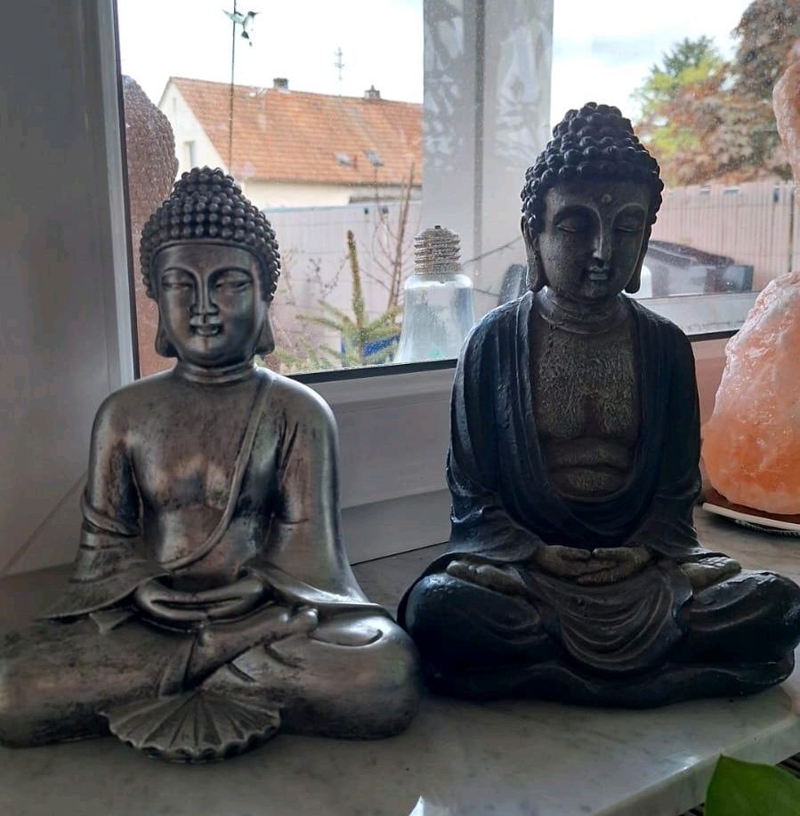 Buddha Statuen verschiedene Größen vorhanden in Zeiskam