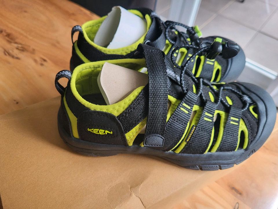 KEEN NEWPORT Outdoorsandalen Schuhe Schwarz Grün Gr.35 NEU in Wuppertal