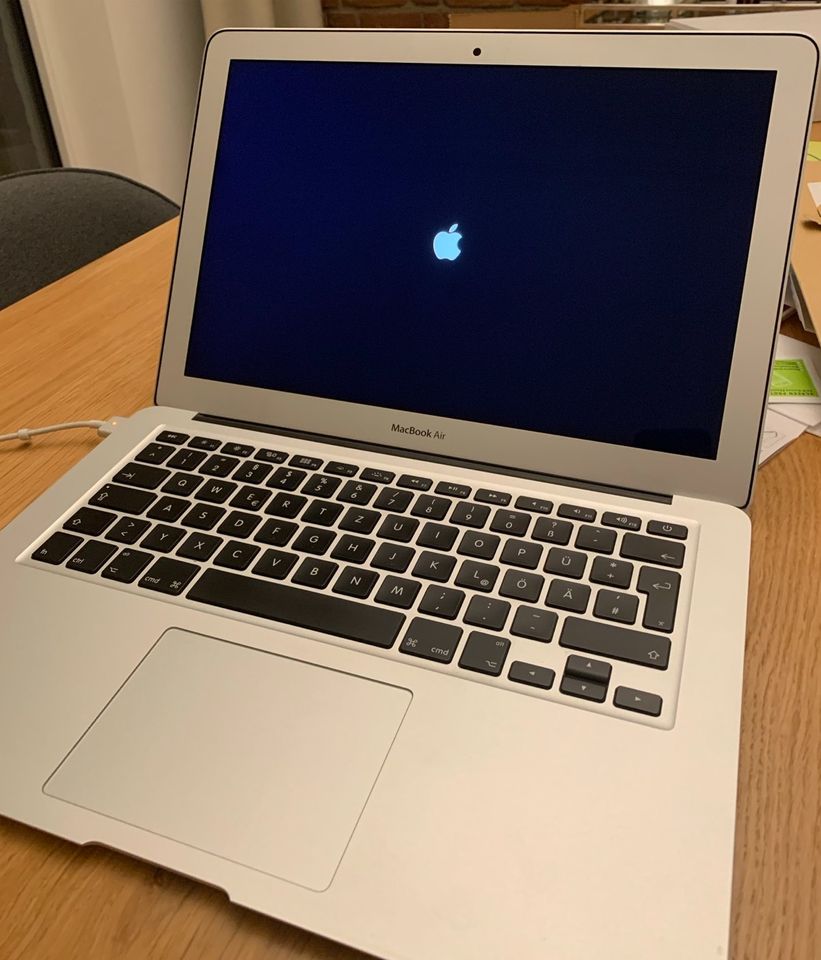 Apple MacBook Air 13“ (2014) mit OVP in Tönisvorst
