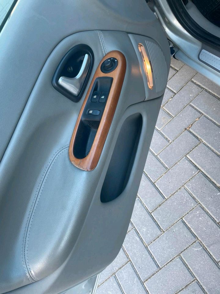 Renault Clio initiale 1.6 Klima in Großkrotzenburg