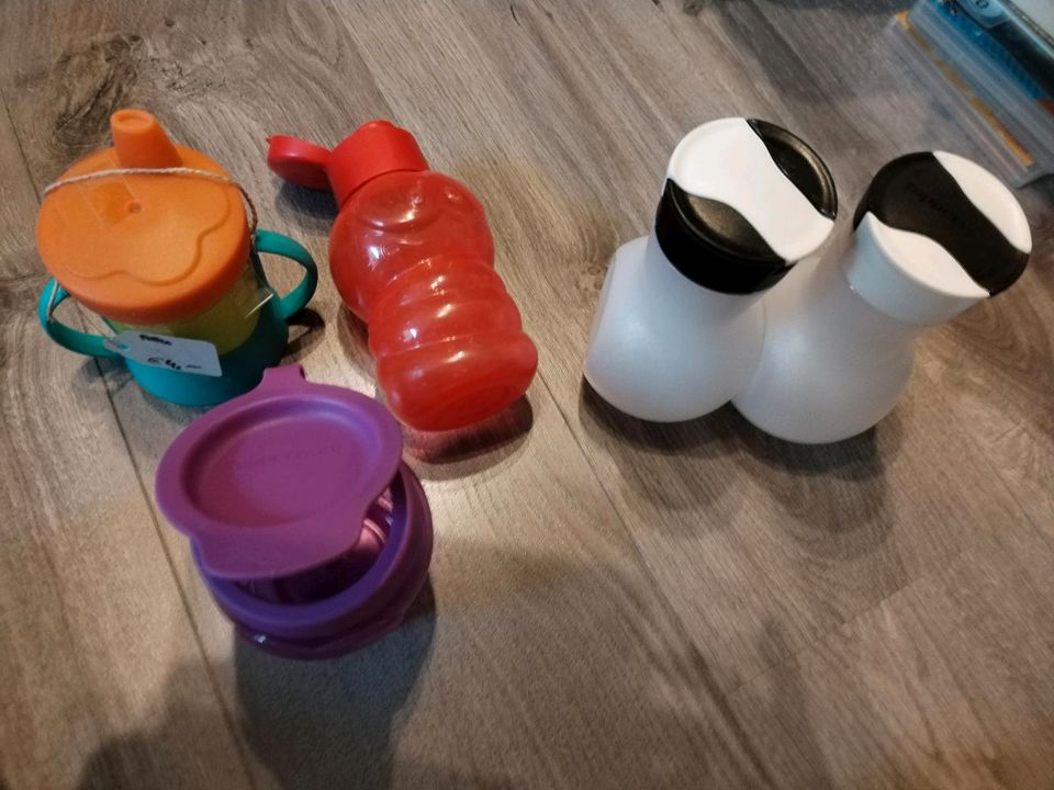 Rechts 2 tupperware essig und Öl spender neu in Rheinmünster