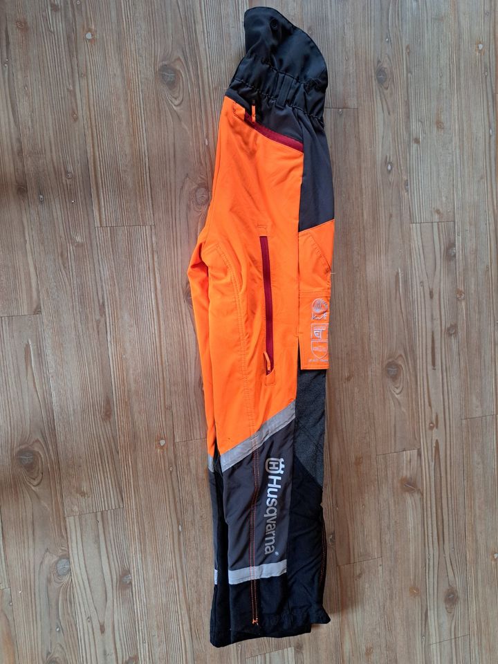 Schnittschutzhose von Husqvarna in Hindelang