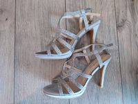 graue High Heels Sandalen mit Strasssteinen fast wie neu!! / 40 Nordrhein-Westfalen - Wenden Vorschau