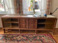 Altes Sideboard aus Holz mit Glaselementen Niedersachsen - Alfeld (Leine) Vorschau