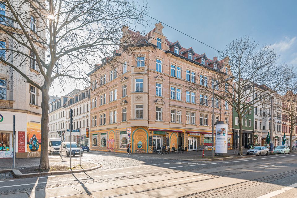 Helle, frisch renovierte Altbau-Wohnung mit Süd-West-Balkon in Leipzig