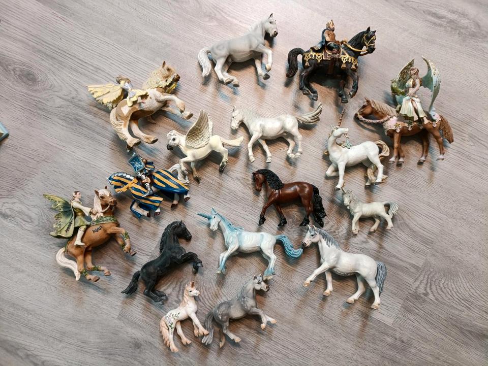 Schleich Bullyland Pferde Elfen Pegasus Einhörner Sammlung in Würzburg