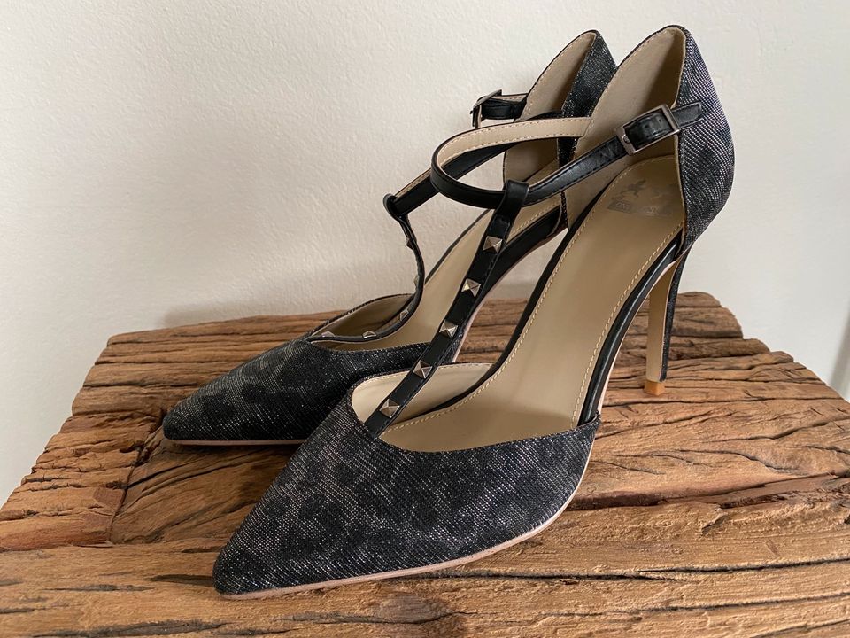 Damenschuhe High Heels Pumps Sandalen Größe 40 neuwertig in Bad Hersfeld